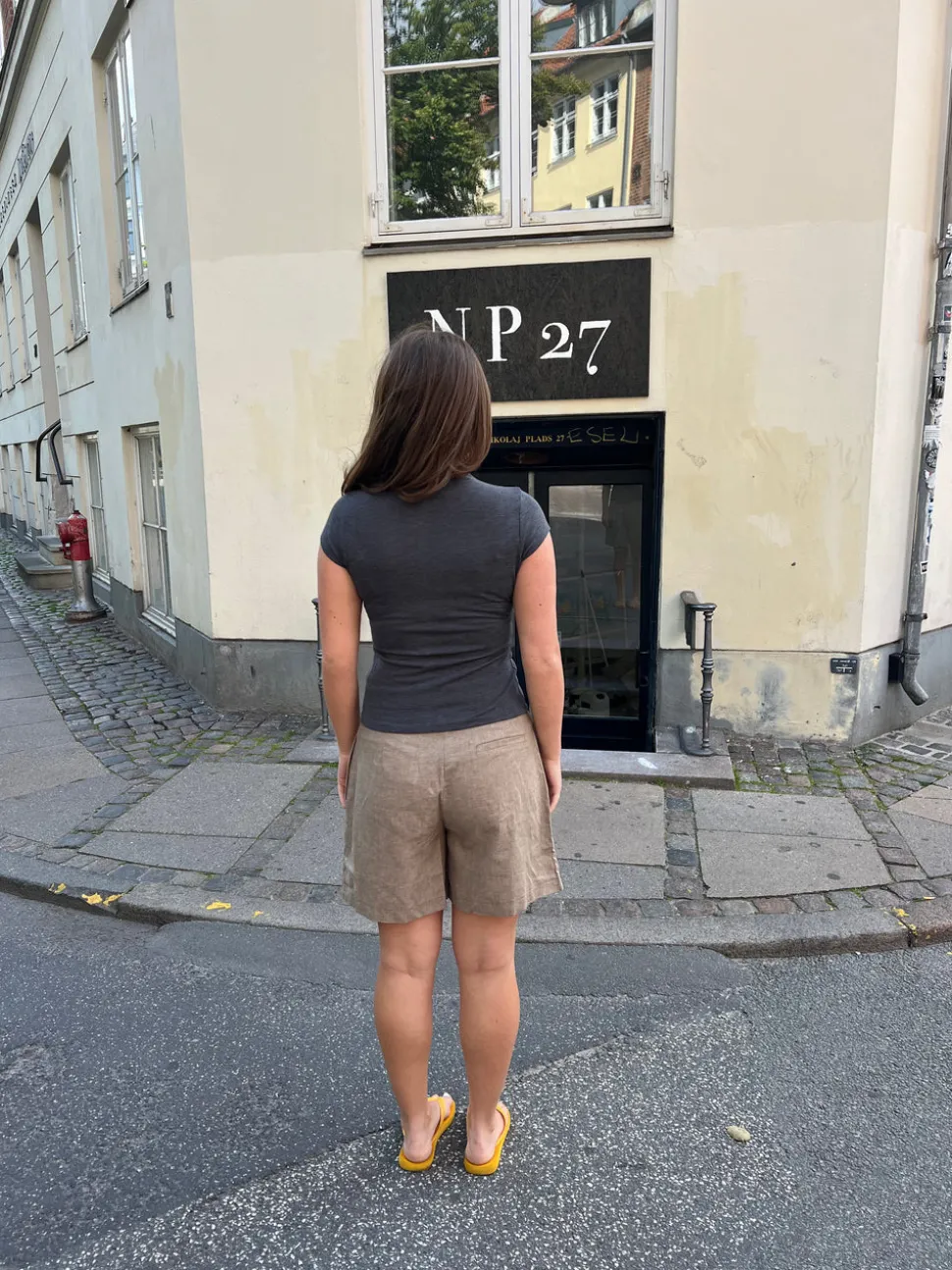 Amaia bermudashorts med hvidt bånd - Beige