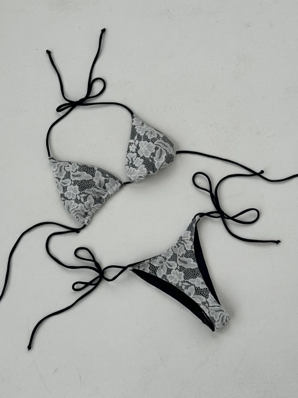 Amara blonde bikini - Navy/hvid
