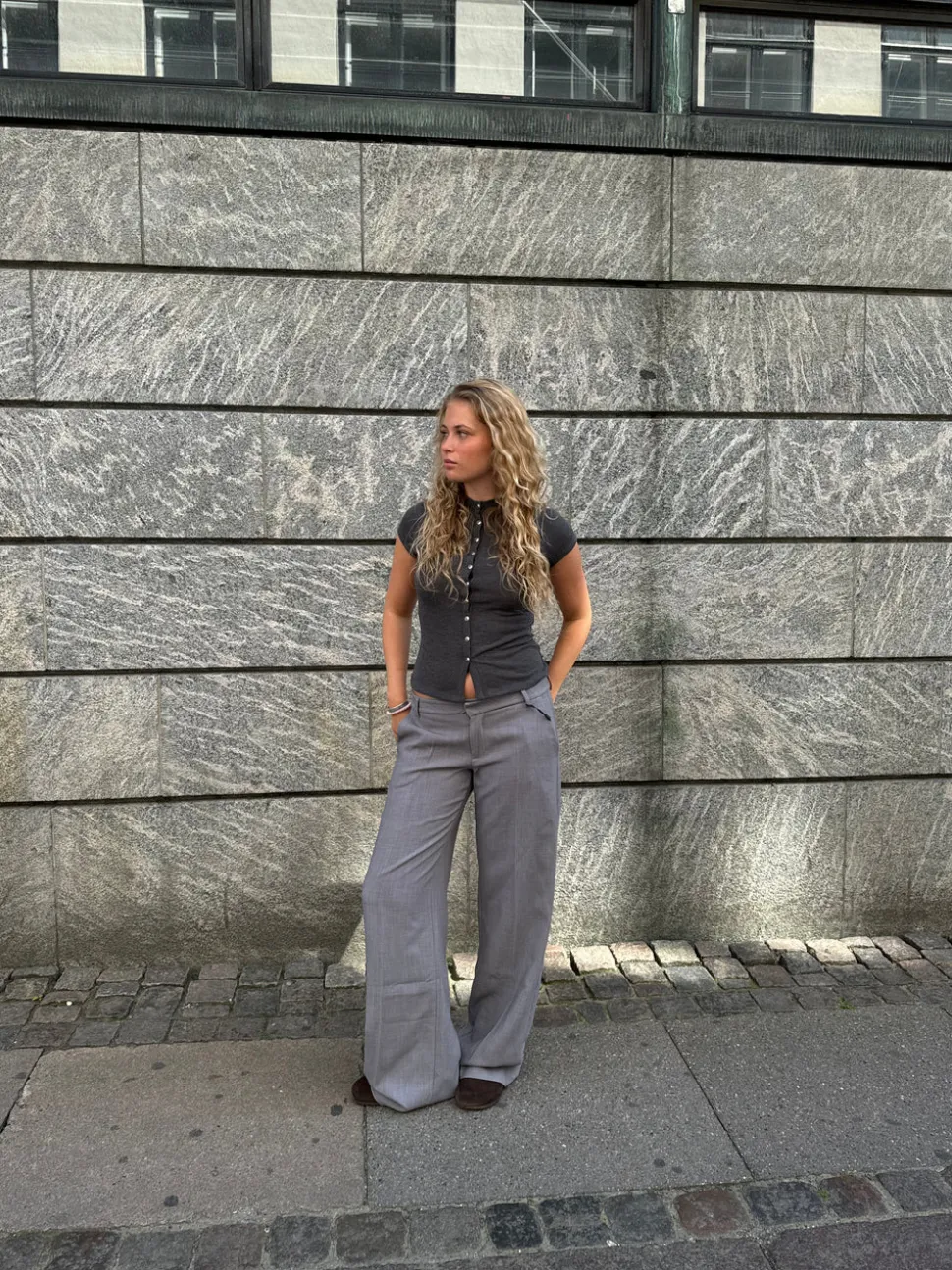 Anna Olympia lavtaljede suit bukser - Grå