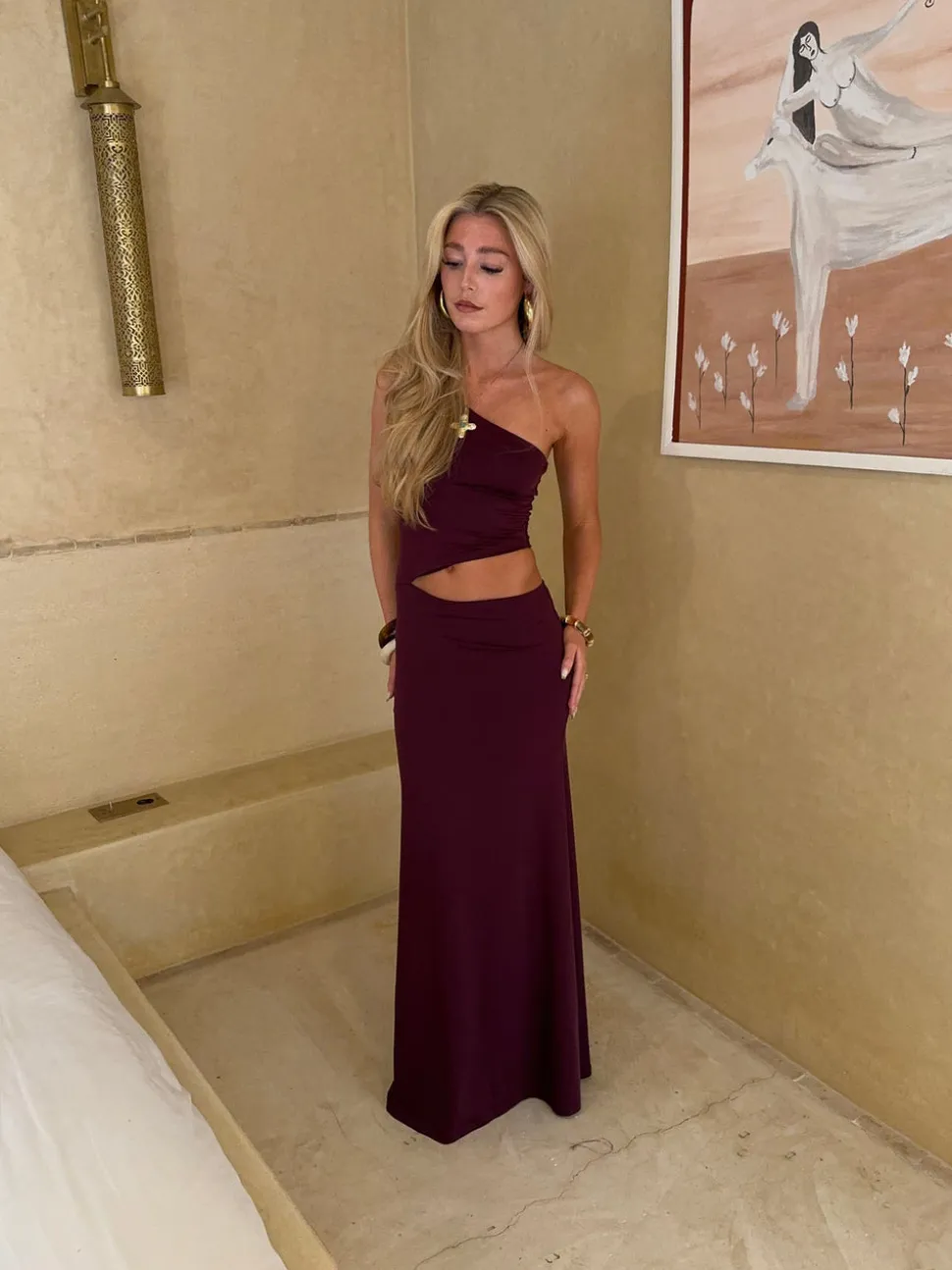 Baili maxikjole med snit - Bordeaux