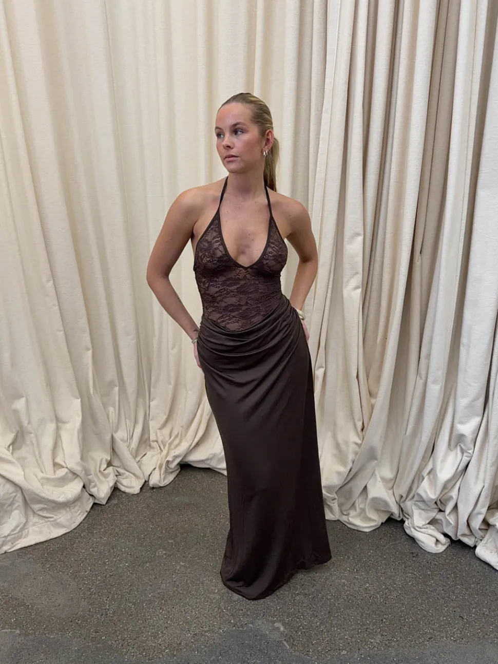 Camillene kjole med blonder - Brun
