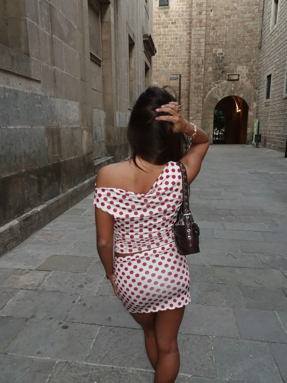 Catalina one shoulder top med polkaprikker - Rød/hvid