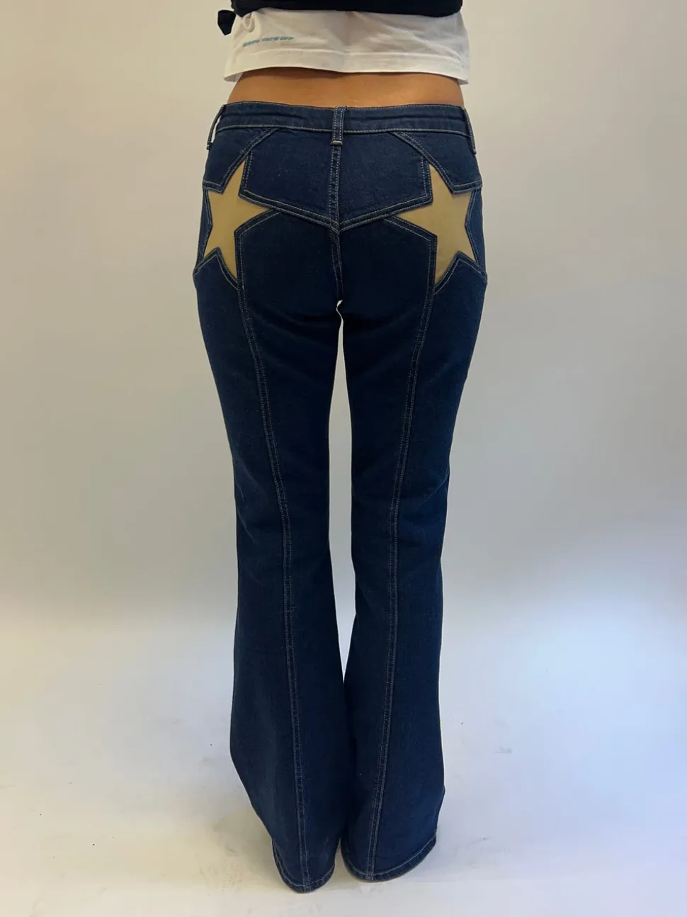 Flared star jeans med guld stjerne - Mørk denim