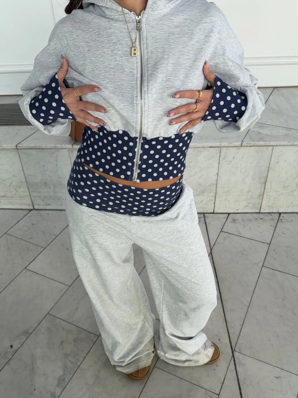 May hoodie med polkaprikker - Grå/navy/hvid