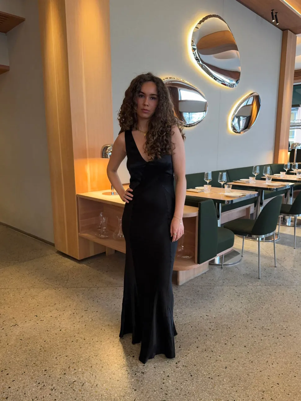 Miana maxi satinkjole - Sort