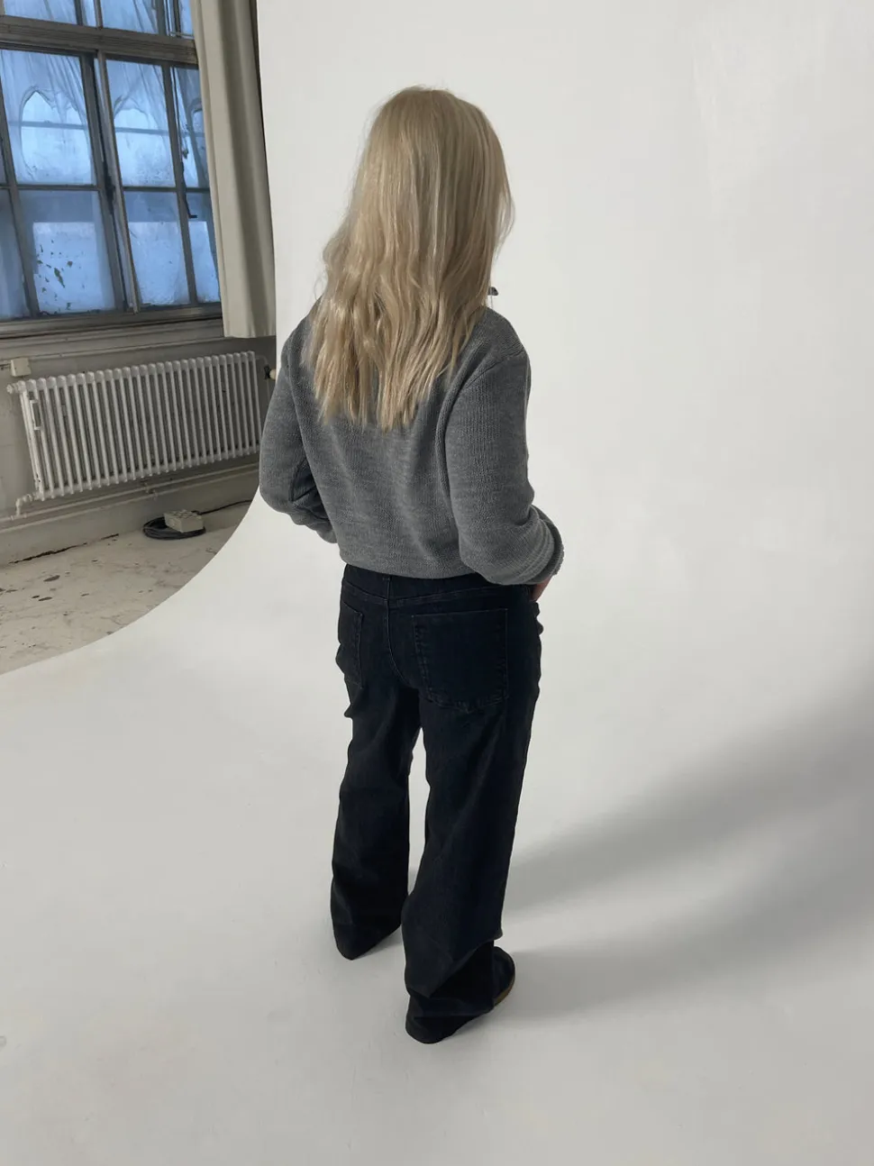 Nuna lavtaljede jeans - Sort