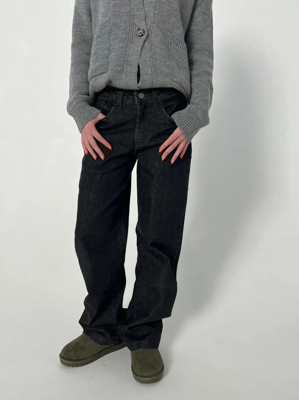 Nuna lavtaljede jeans - Sort