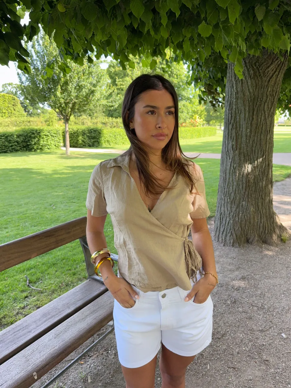 Silviana bluse med bindedetalje - Beige