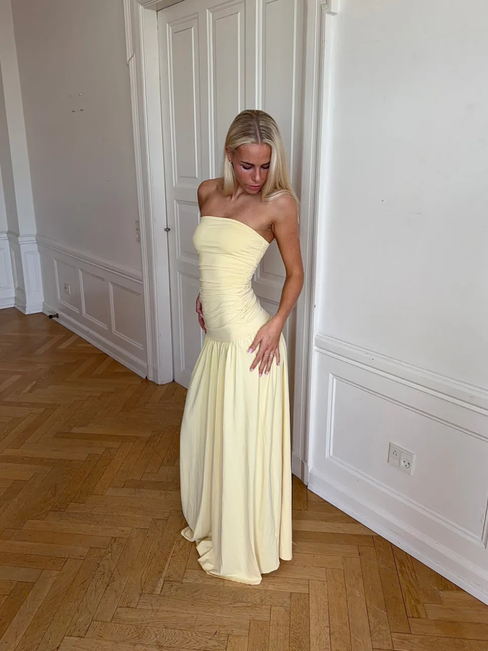 Solara kjole – Lys gul