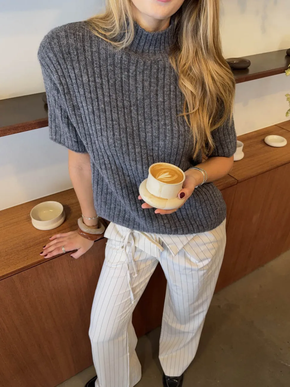 Tassi striktrøje med turtleneck - Grå