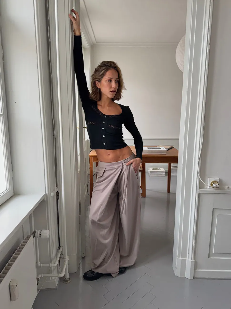 Trina suitbukser med spændedetalje - Beige